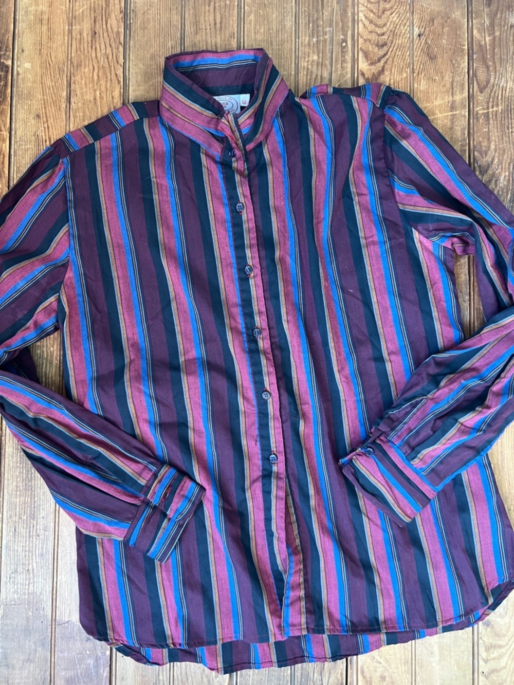 Women’s vintage 80s top button-down strip, striped high collar, long sleeve